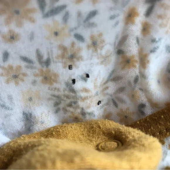 *SOLD* Bundle of six 6-9 month sleepers - Picture 10 of 11